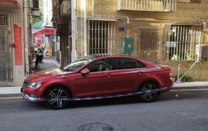 3岁女童车内窒息身亡 父母是否会被追责？律师：确存疑点